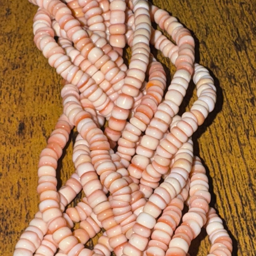 Source Unknown Shell Pendant Necklace With Cream … - image 6